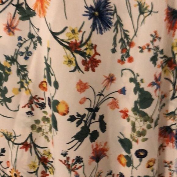 Pleione Hi Low Floral V neck Blouse - Picture 2 of 4